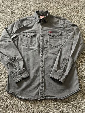 Wrangler Charcoal Button-Down Slim Fit Shirt with Red Logo Tag (M)